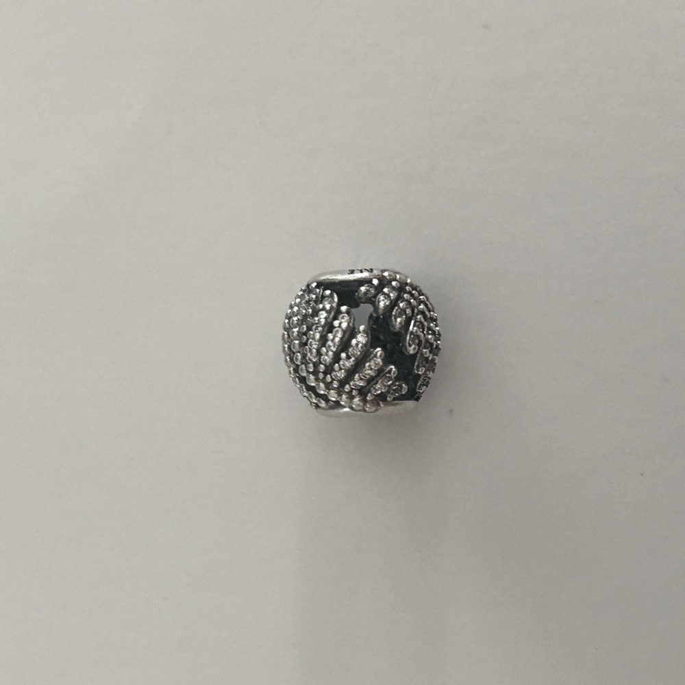 Authentic Pandora Majestic Feathers charm